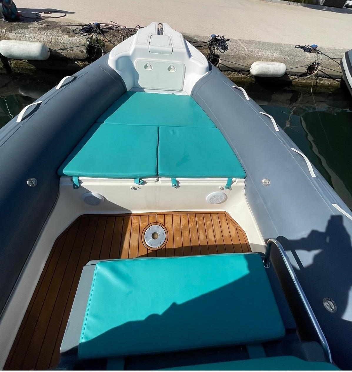 joker boat Club man 26