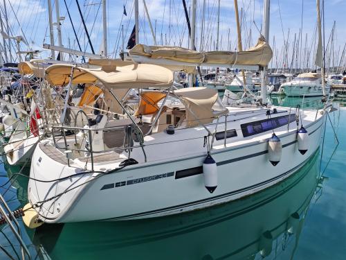 Bavaria yachts 33 cruiser