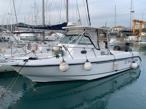 Boston whaler outrage 28