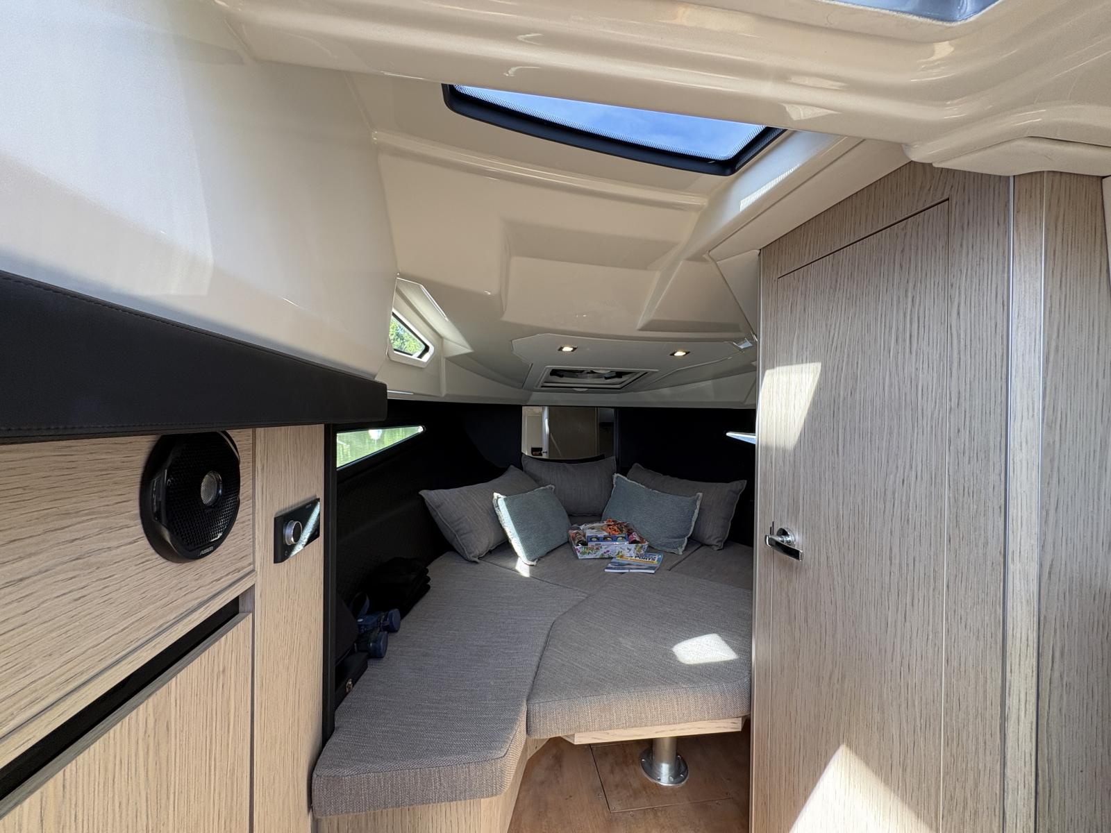 cranchi Endurance 30