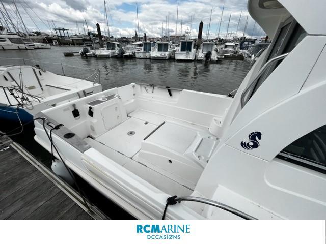 beneteau Antares 6 fishing