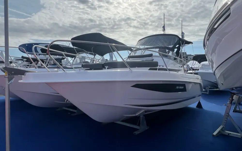 b2 marine Cap ferret 752 cruiser