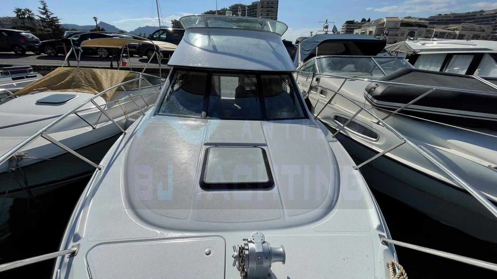 bayliner Ciera 2858 fly