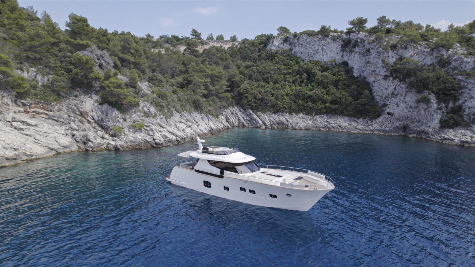 monachus yachts Monachus 70 fly