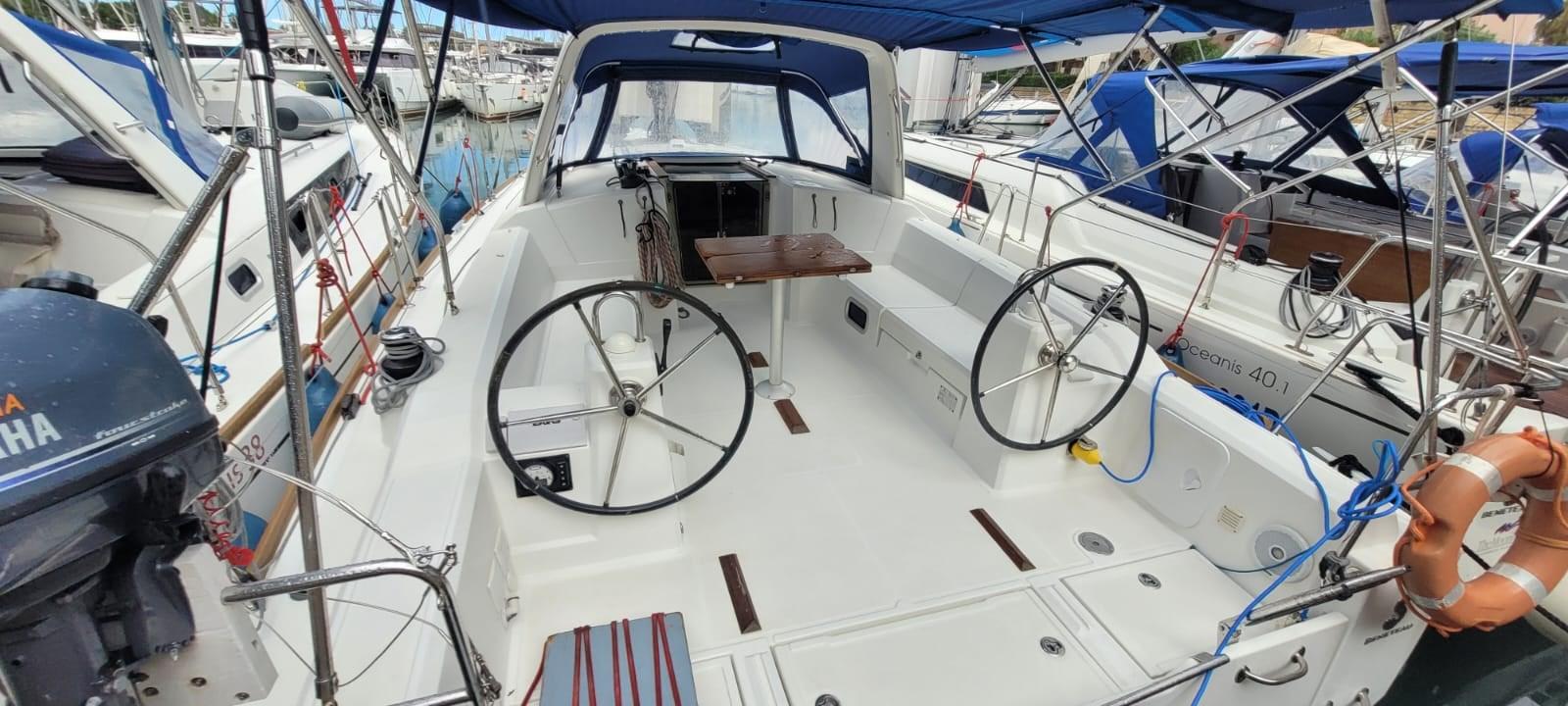 beneteau Oceanis 38