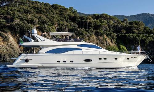 Ferretti yachts ferretti 68