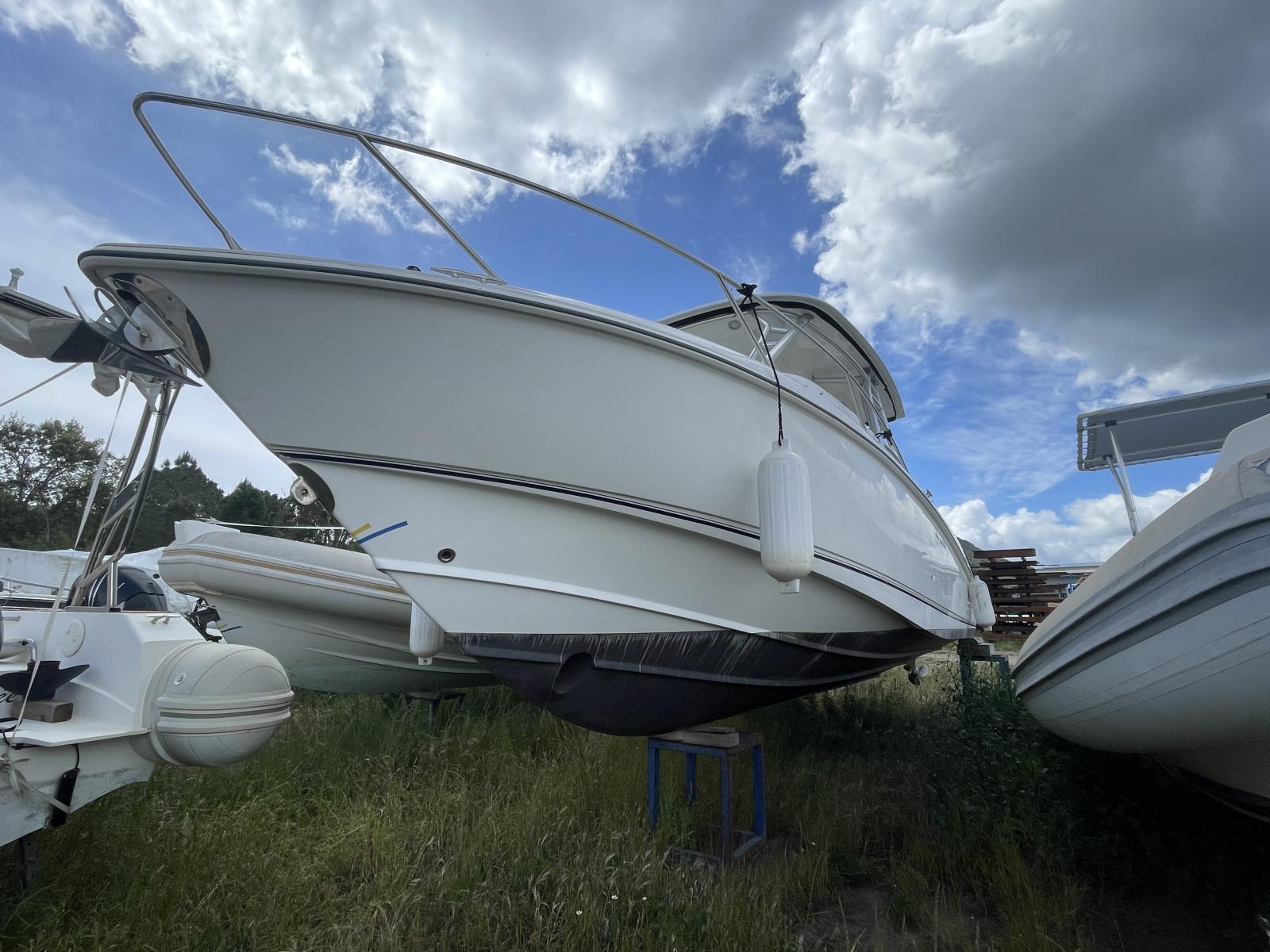 boston whaler 320 outrage
