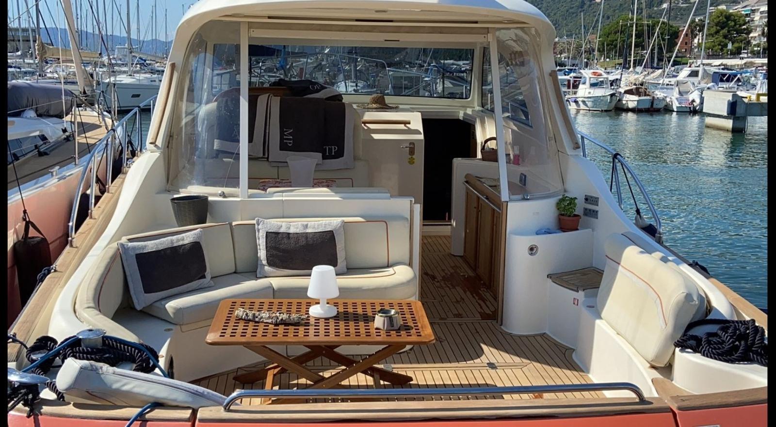 mochi craft Mochi 44 dolphin