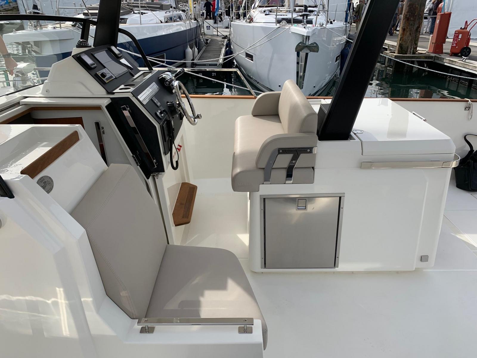 rhea marine Rhea 32 open