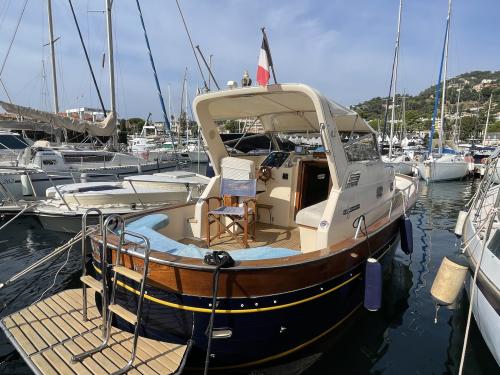 Apreamare 8 smeraldo cabinato