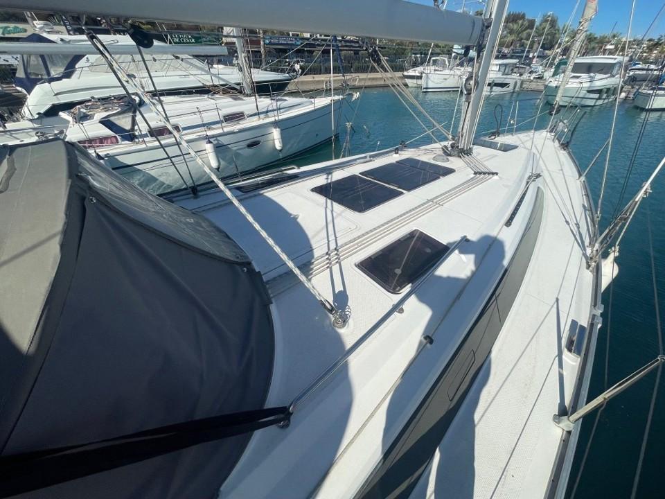 bavaria yachts Cruiser 37