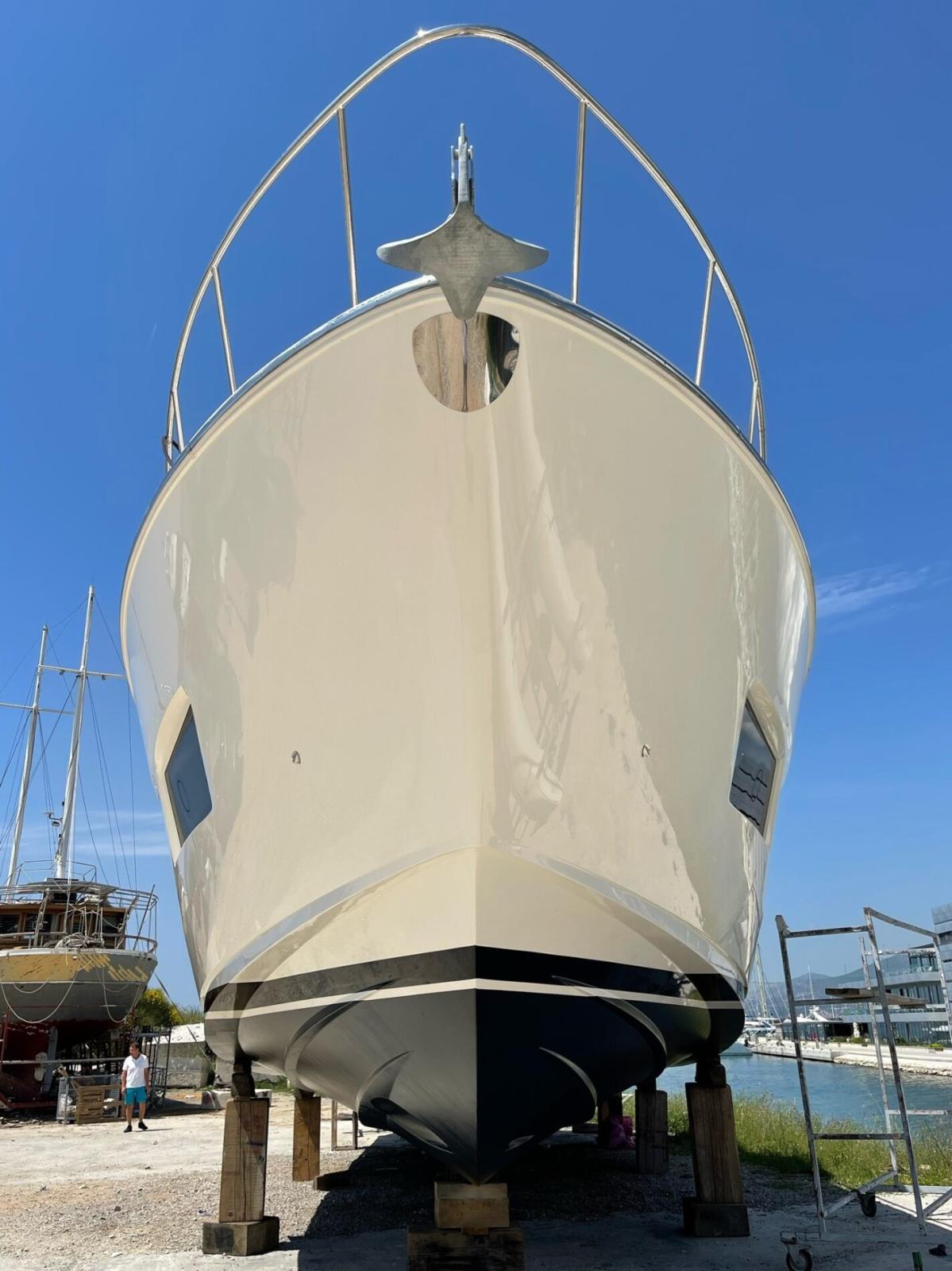 ferretti yachts 670