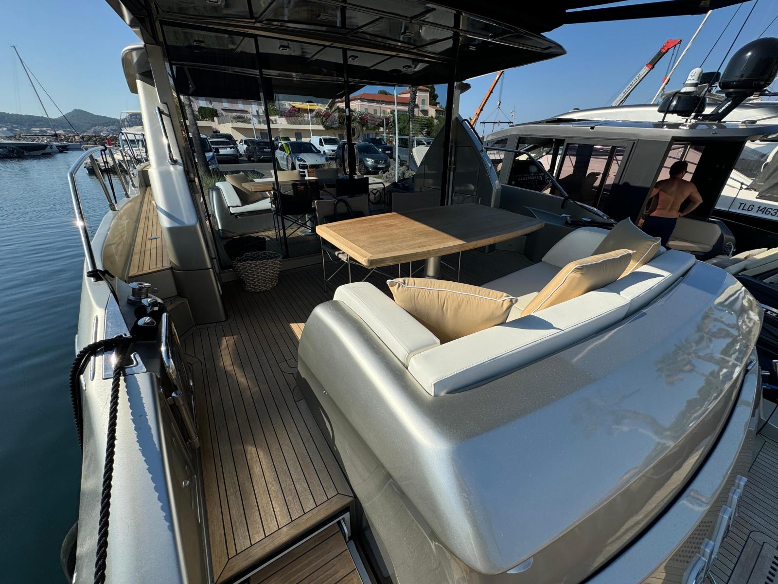 queens yachts 50 hard top