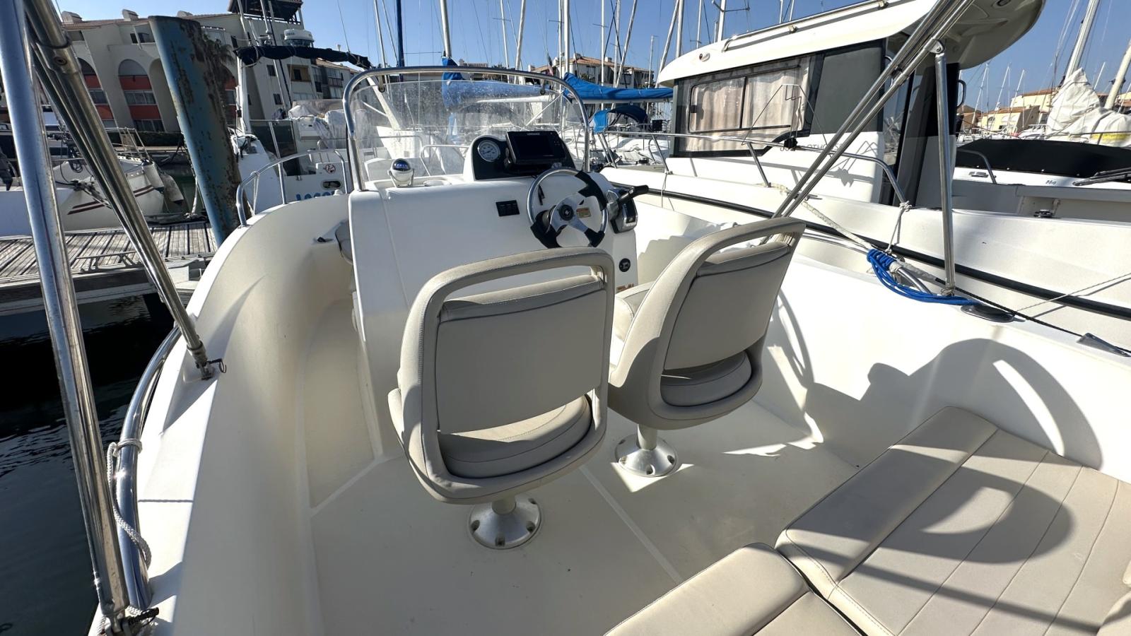 quicksilver Activ 535 open