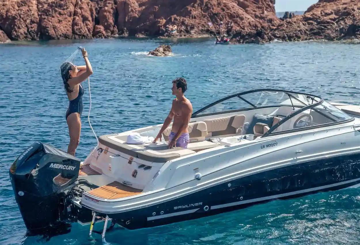 bayliner Vr6 cuddy outboard