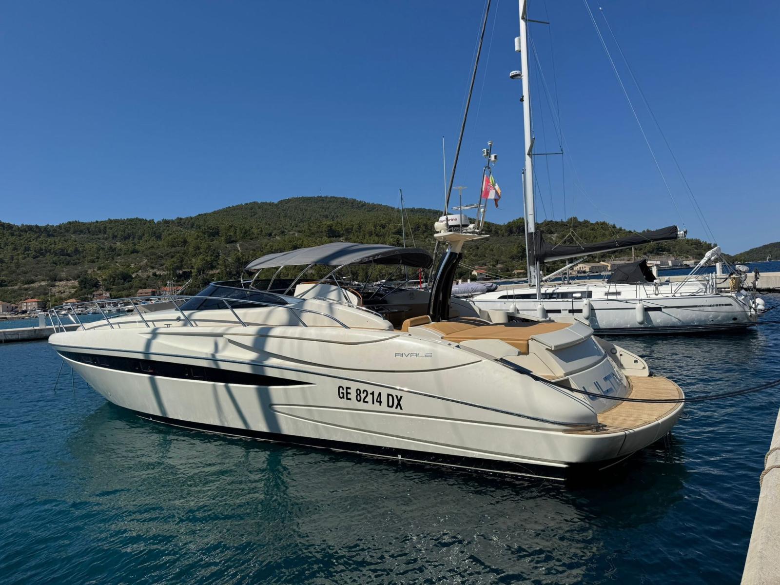 riva 52 rivale