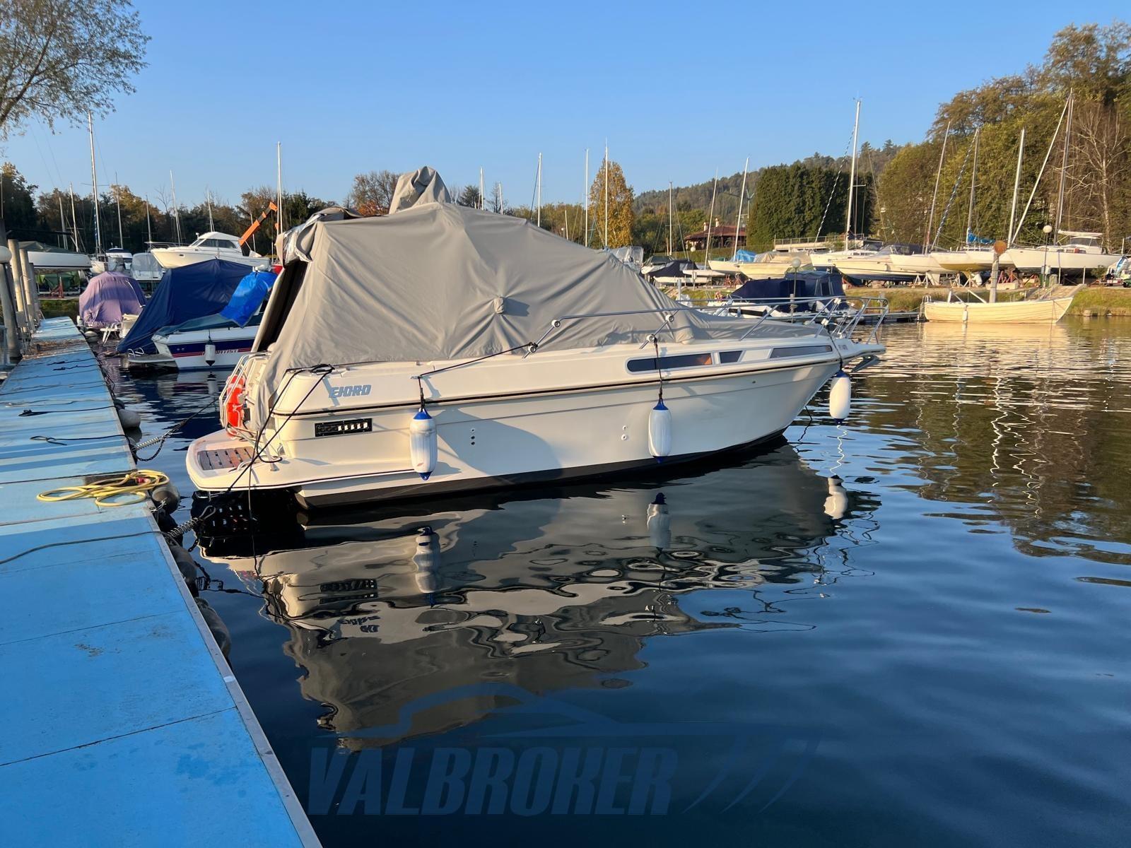 fjord Dolphin 775