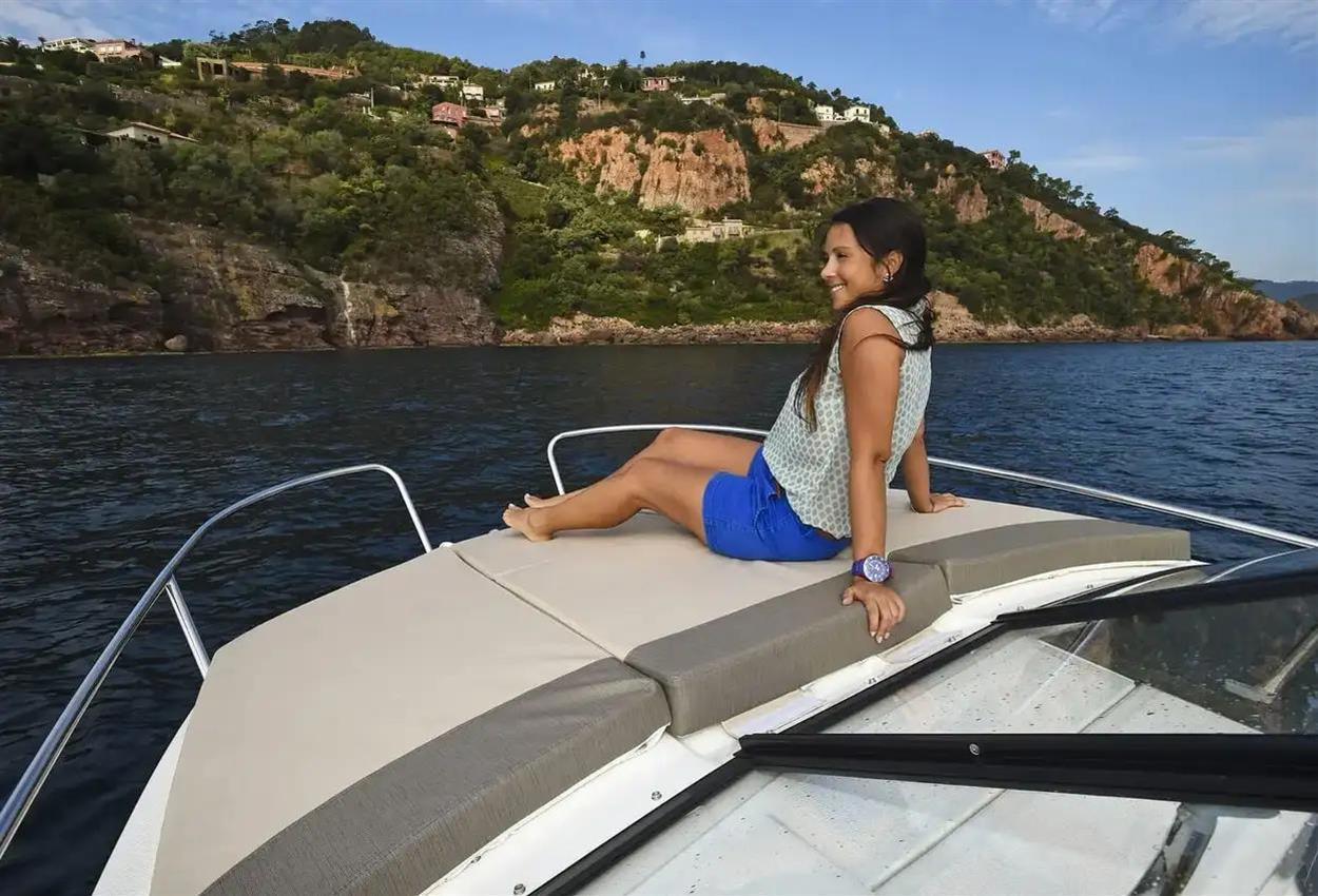 bayliner Vr5 cuddy outboard