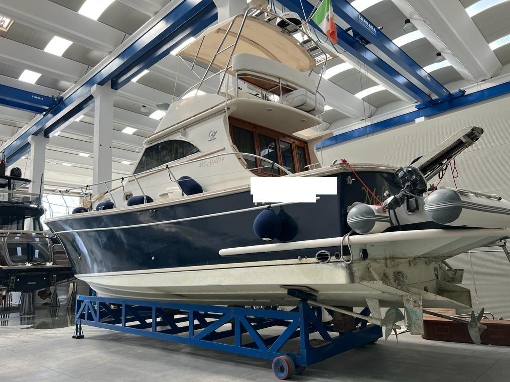 cantieri estensi 440 goldstar fly