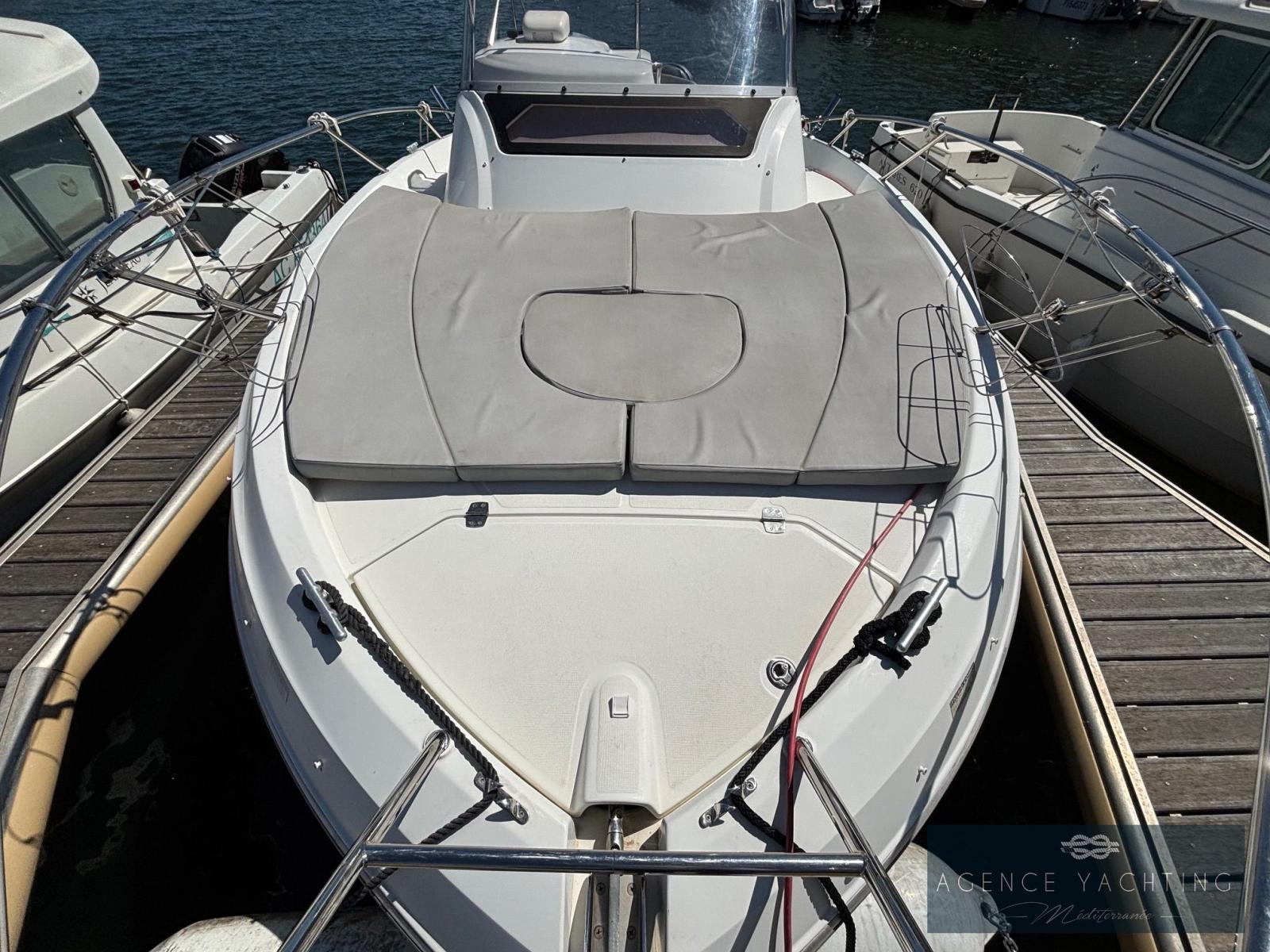 beneteau Flyer 850 sun deck