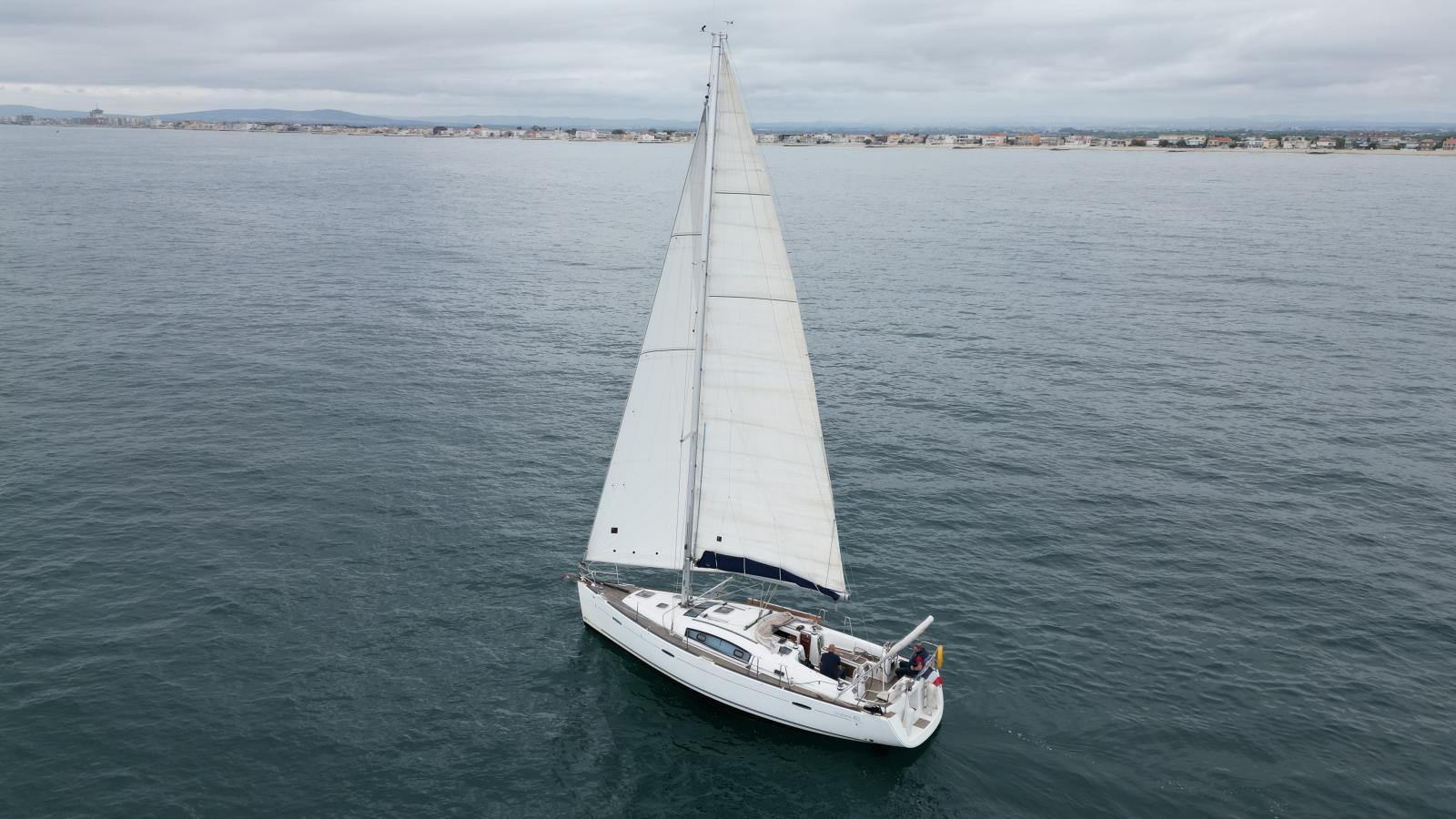 beneteau Oceanis 40