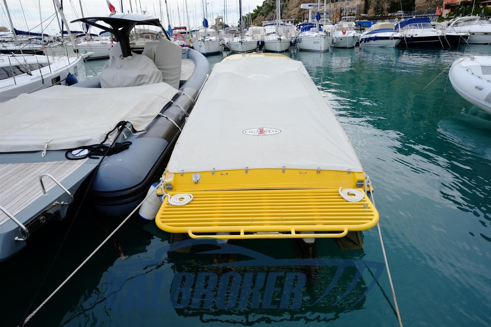 cigarette r.t. 35' cafe' racer