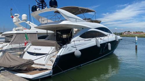 Sunseeker manhattan 70