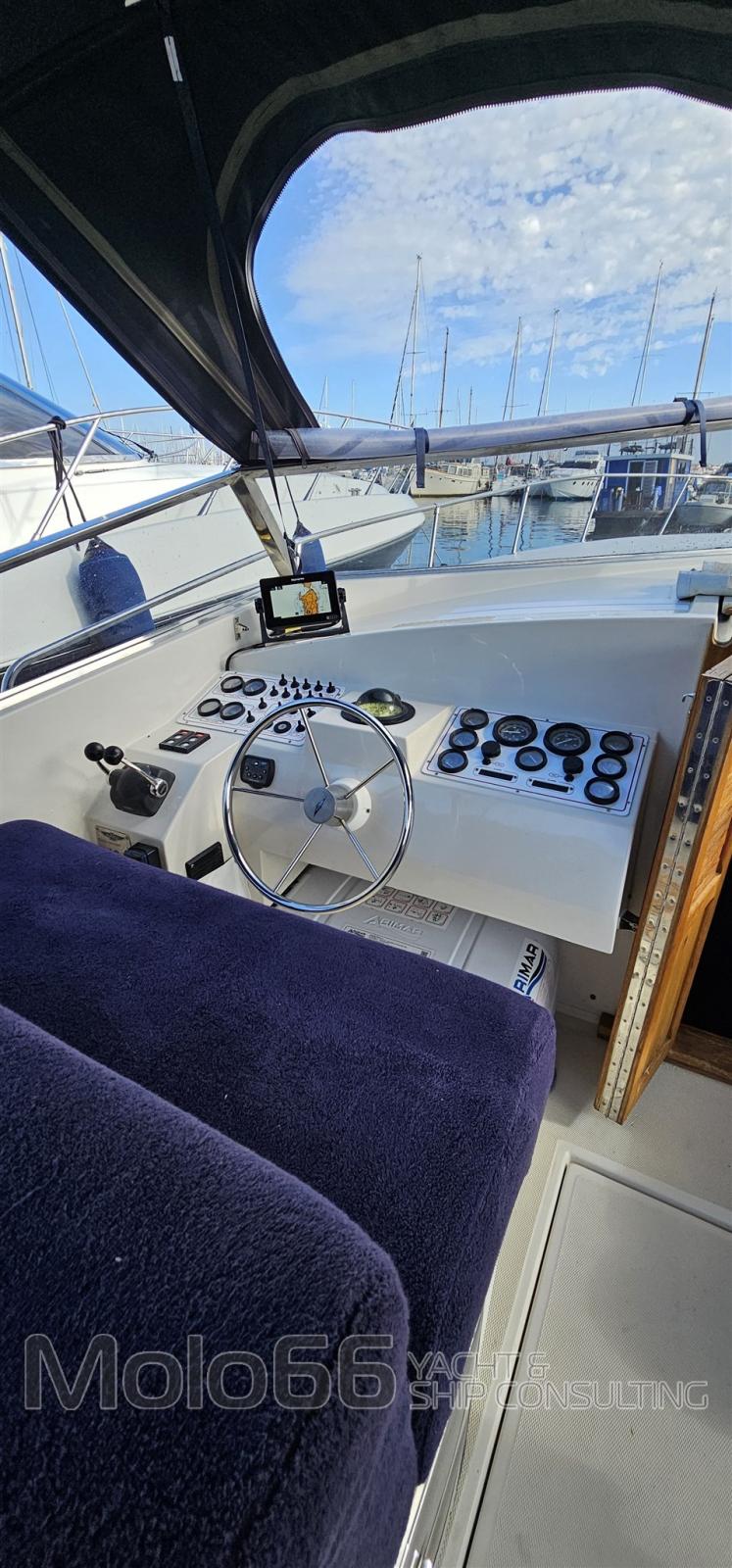 tornado Tornado 38' flush deck