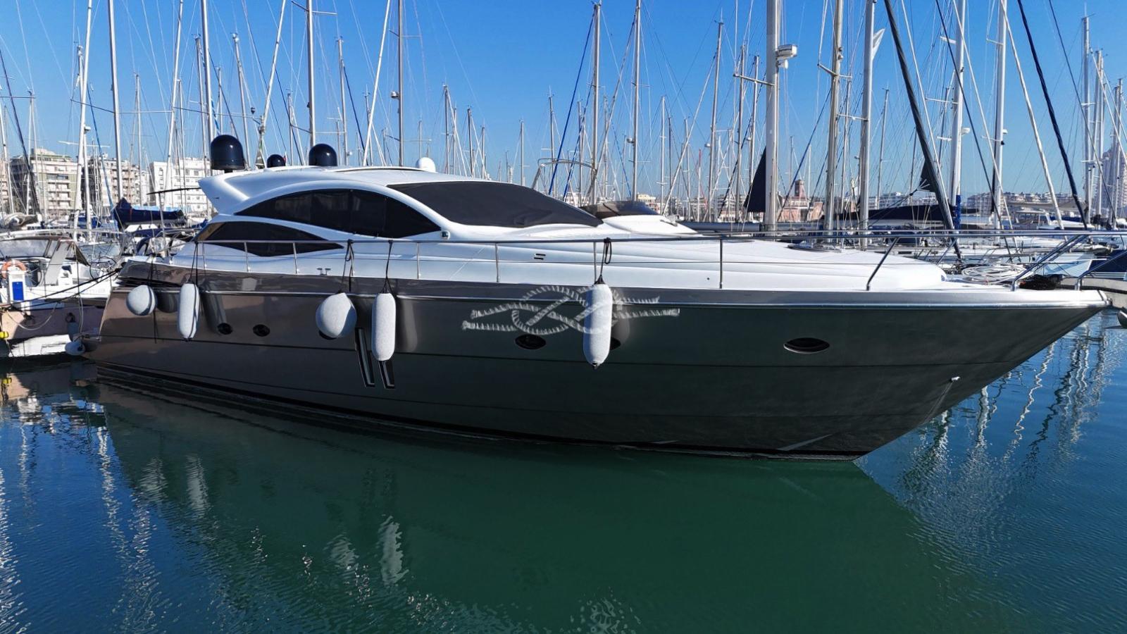 pershing 62