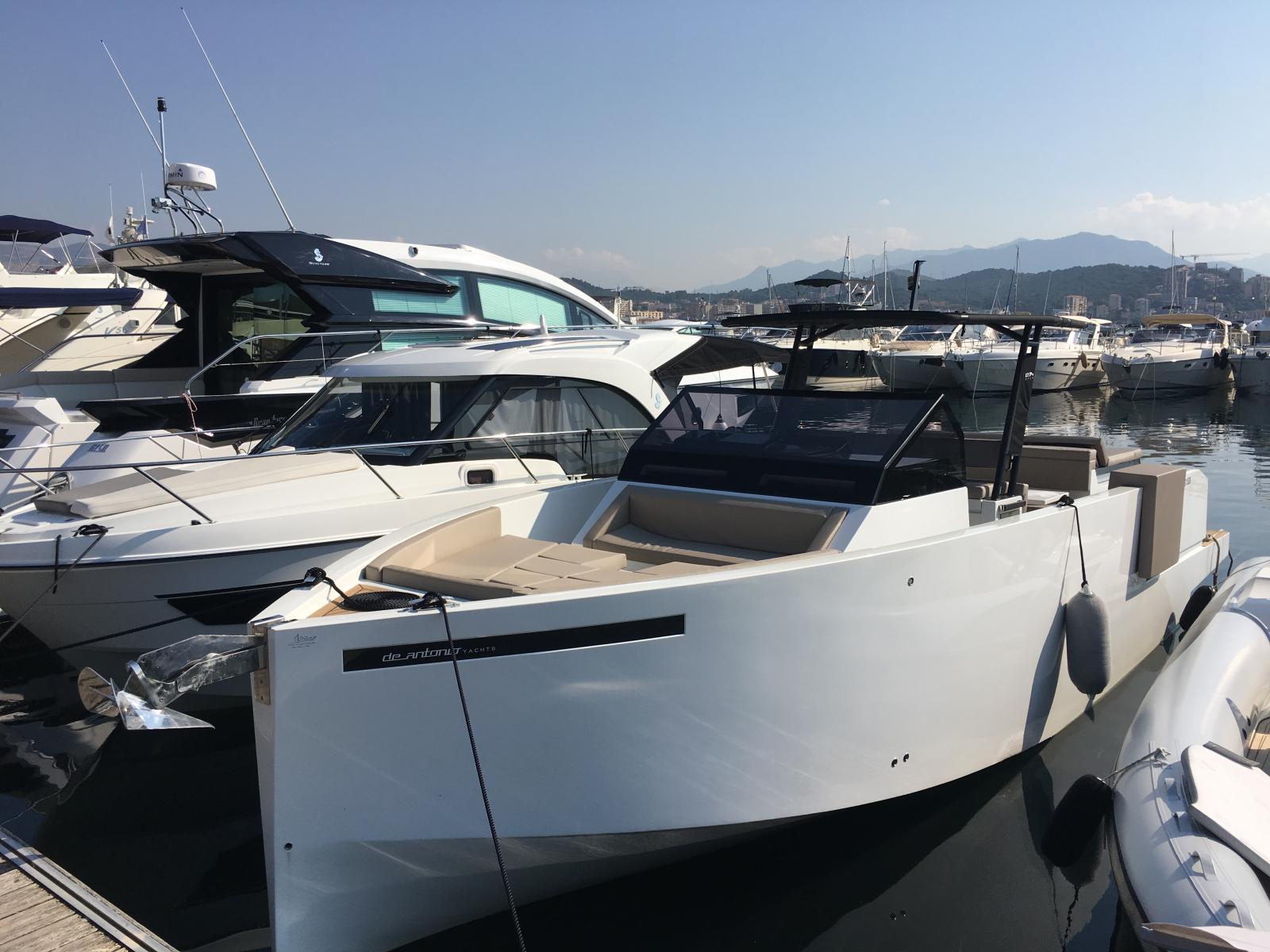 de antonio yachts D34 open