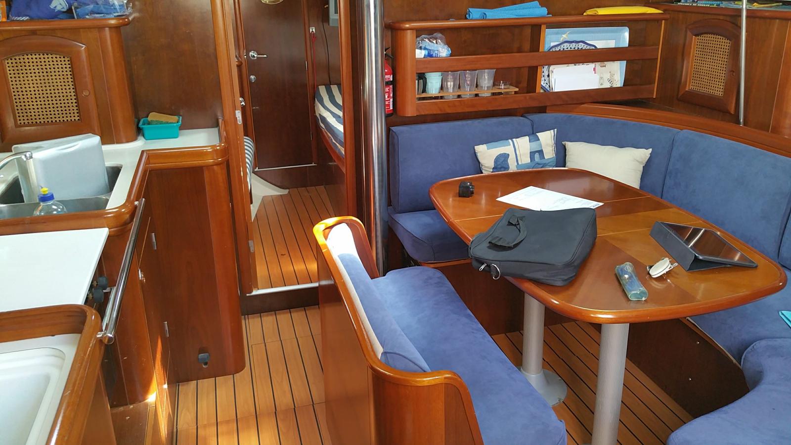 beneteau Oceanis 411