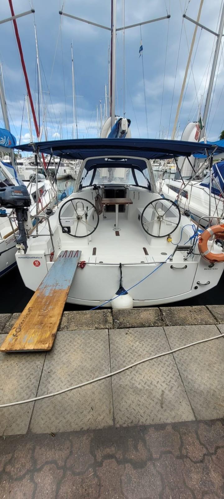 beneteau Oceanis 38