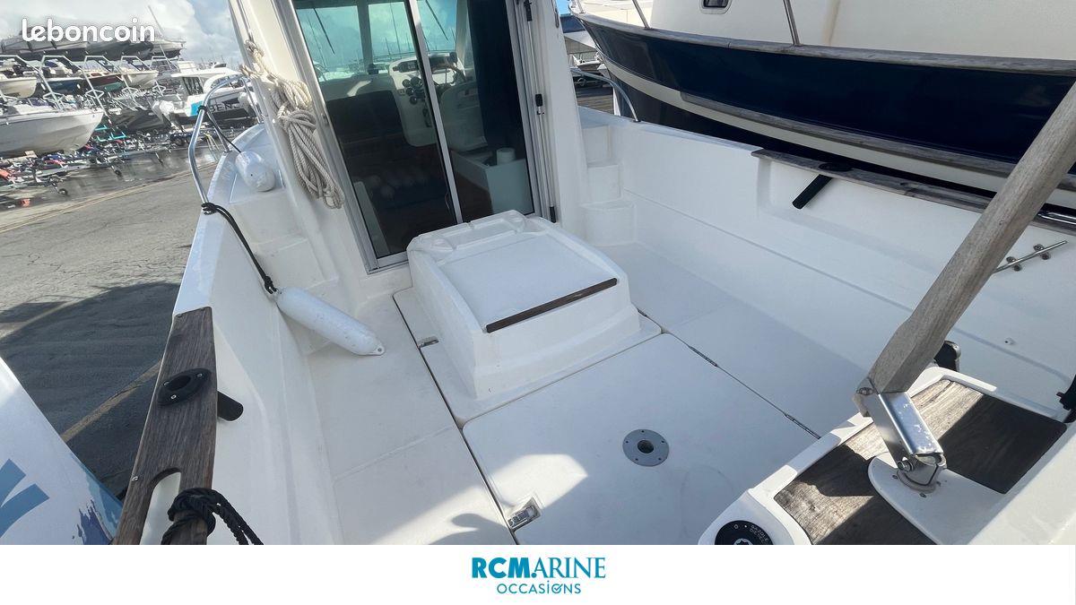 beneteau Antares 6 fishing