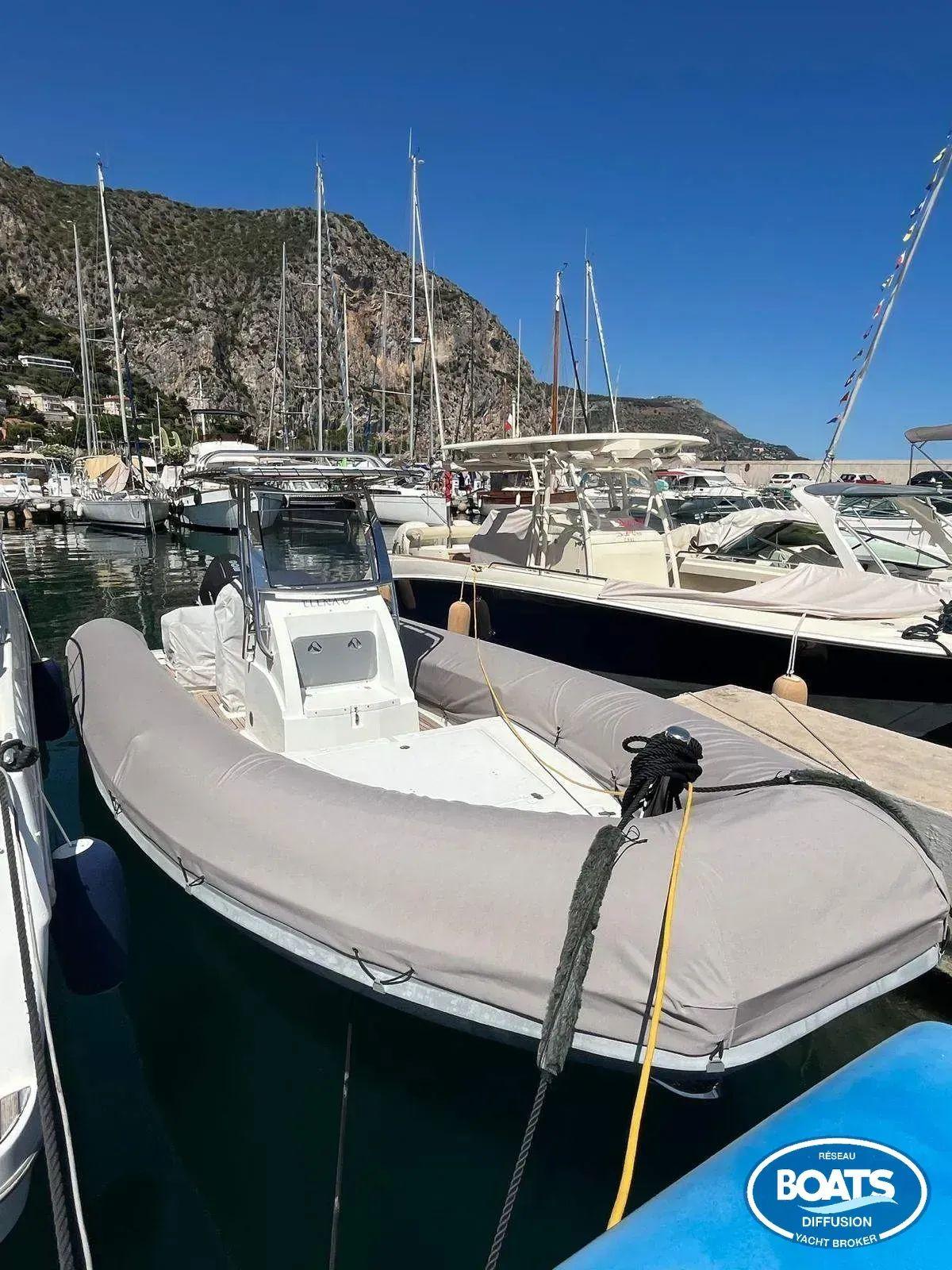 sea water Phantom 260