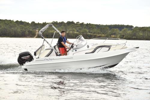 B2 marine cap ferret 572 open