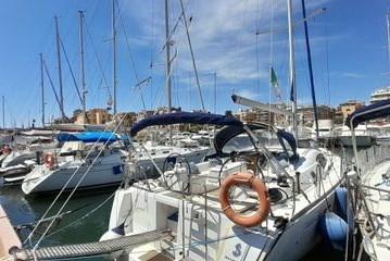 beneteau Oceanis 43