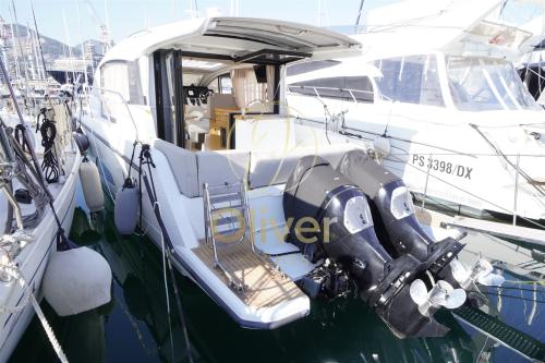 Sealine c330v
