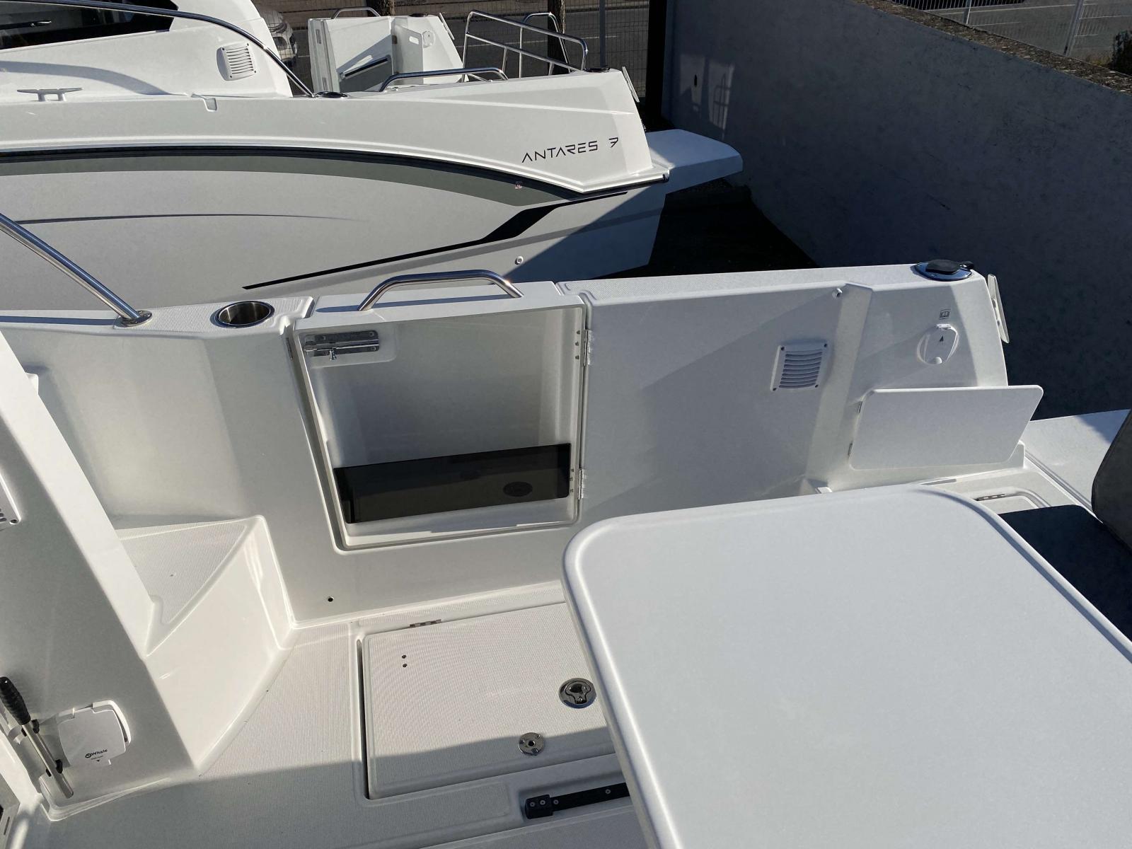 beneteau Antares 8 ob