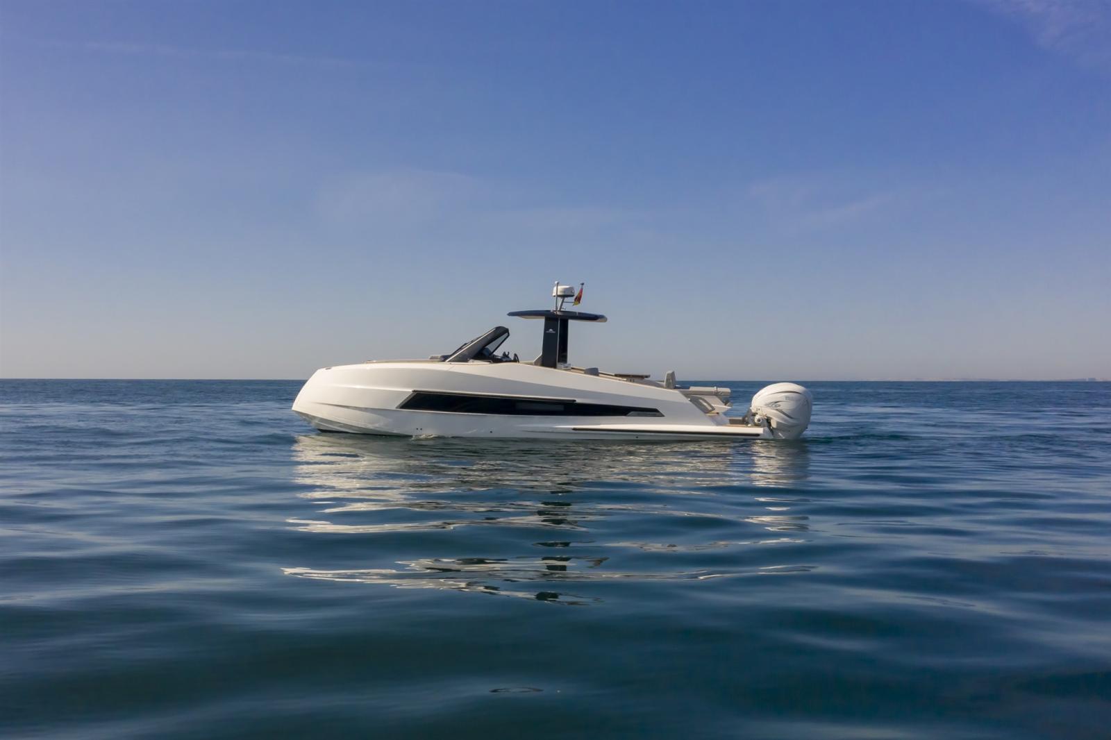 astondoa 377 coupé fuoribordo