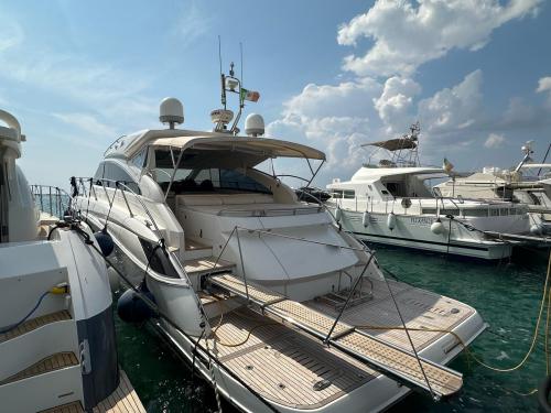 Princess yachts v 56