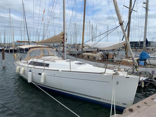 beneteau Oceanis 37