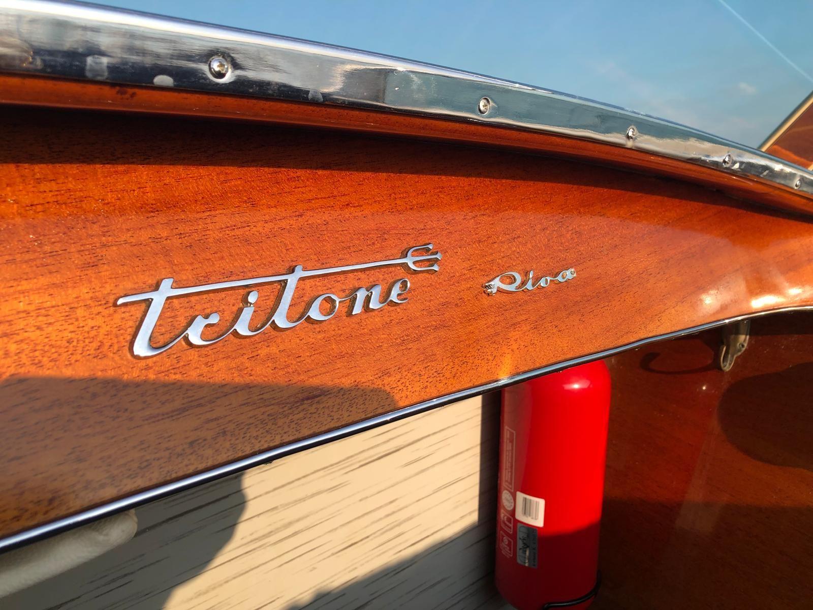 riva Tritone aperto