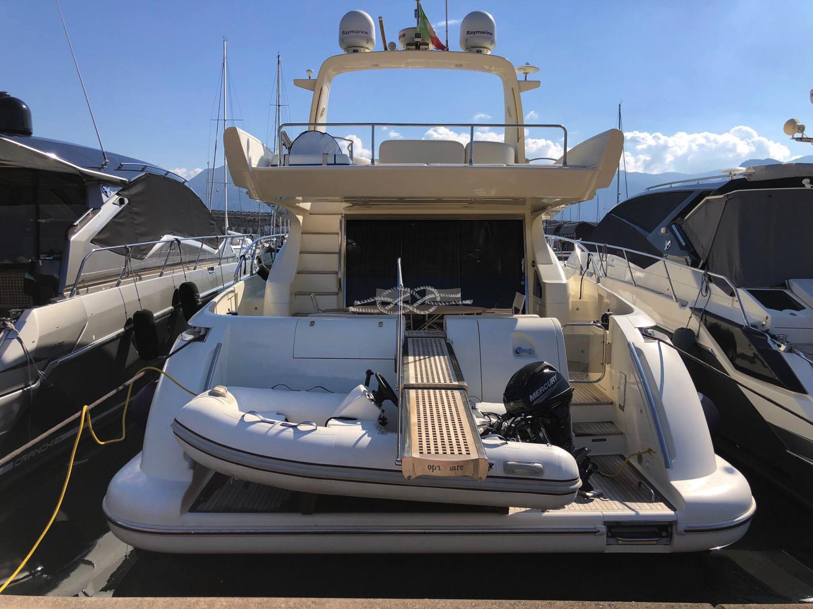 azimut 62