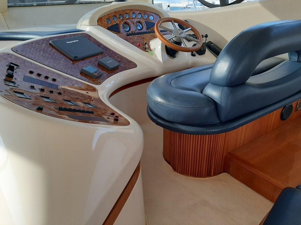 azimut 46