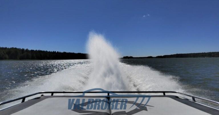 fountain 38 lightning