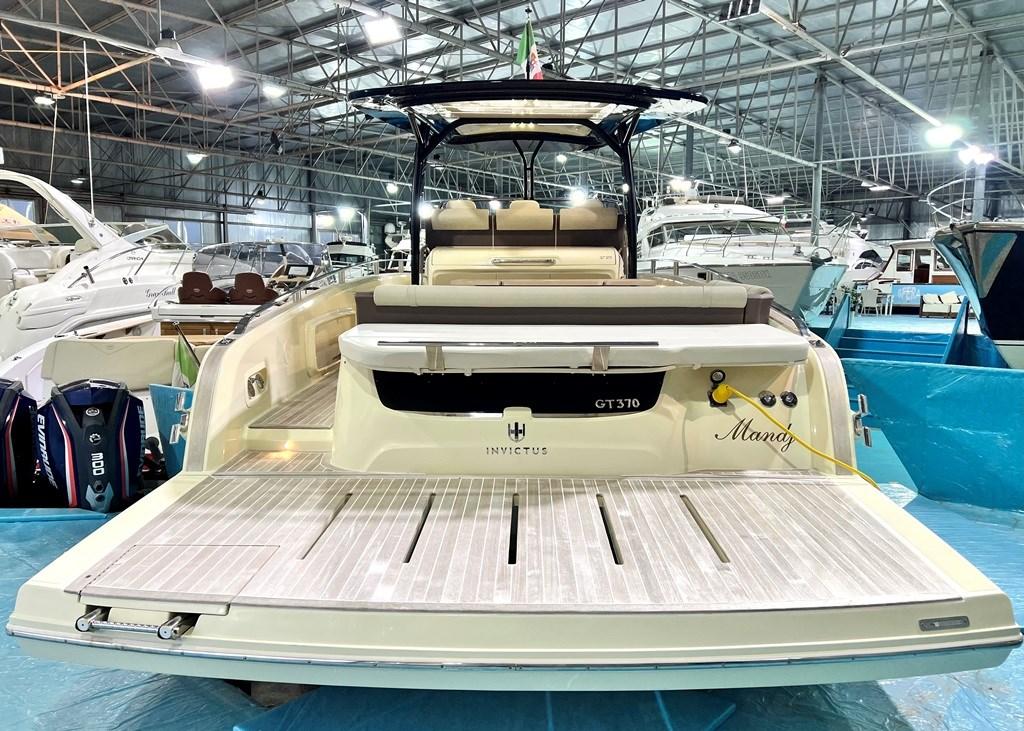 invictus yacht Invictus 370 gt