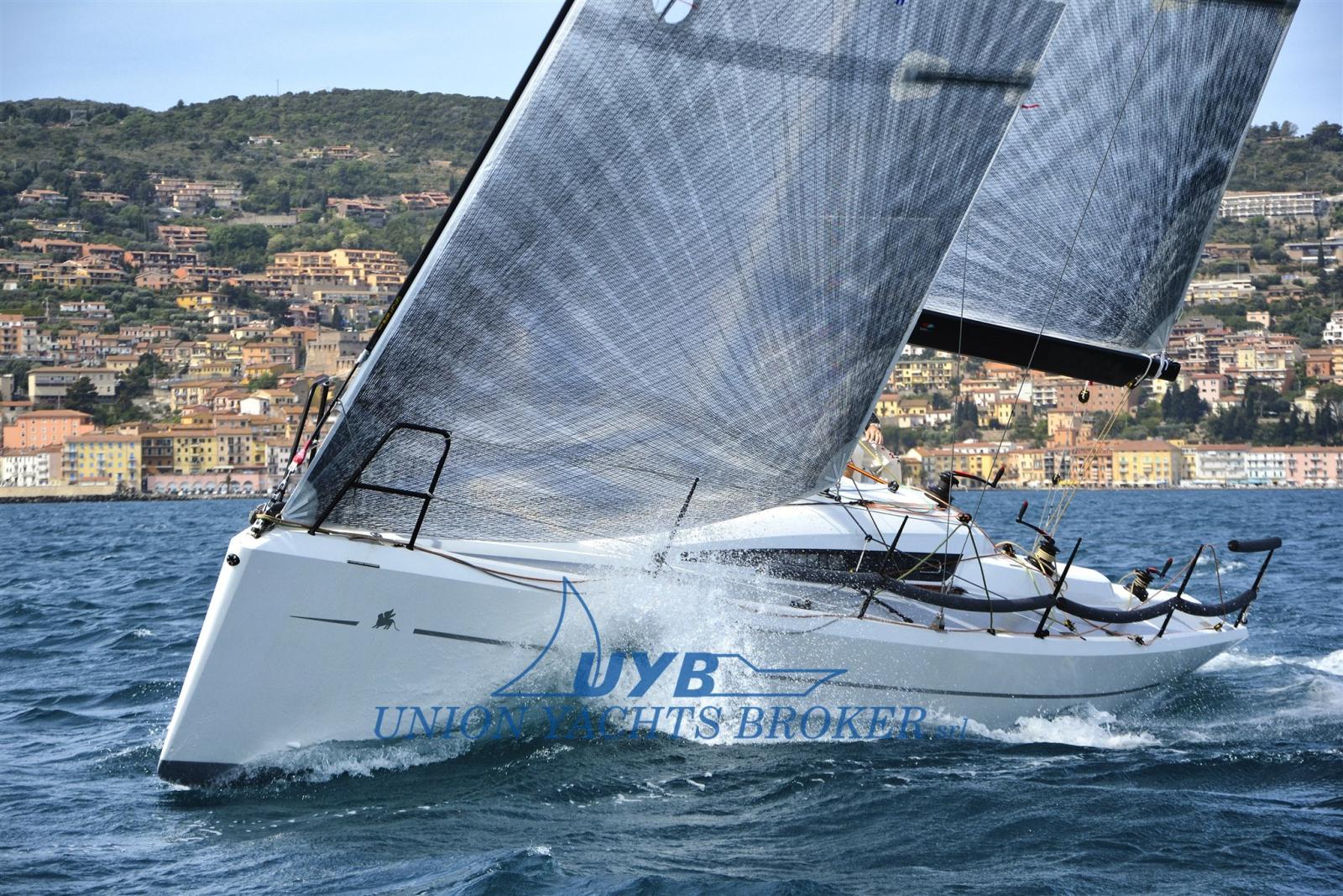 italia yachts Italia 9.98