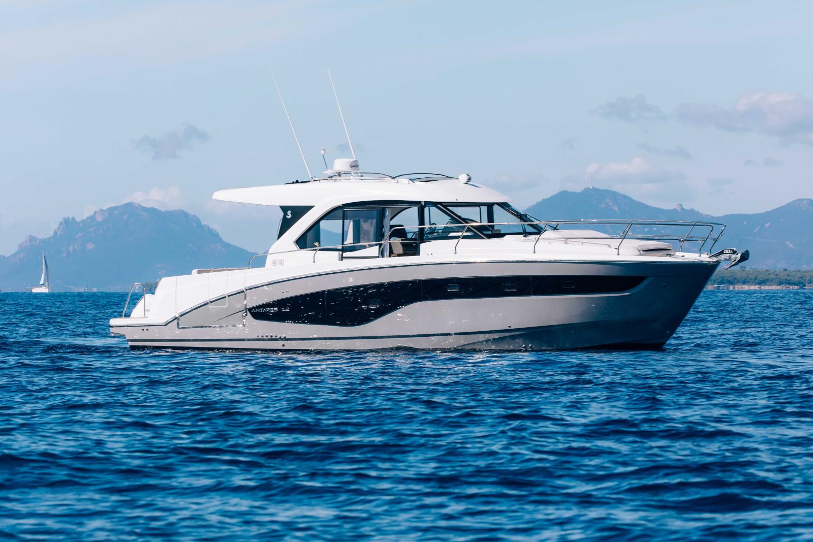 beneteau Antares 12 coupe