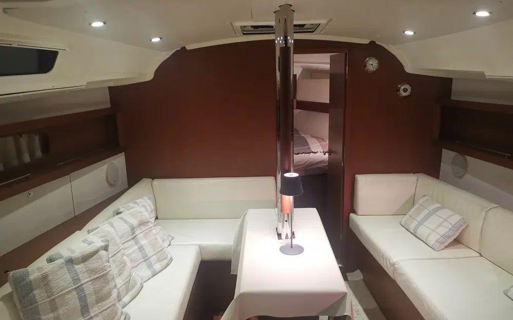 beneteau Oceanis 37 limited edition