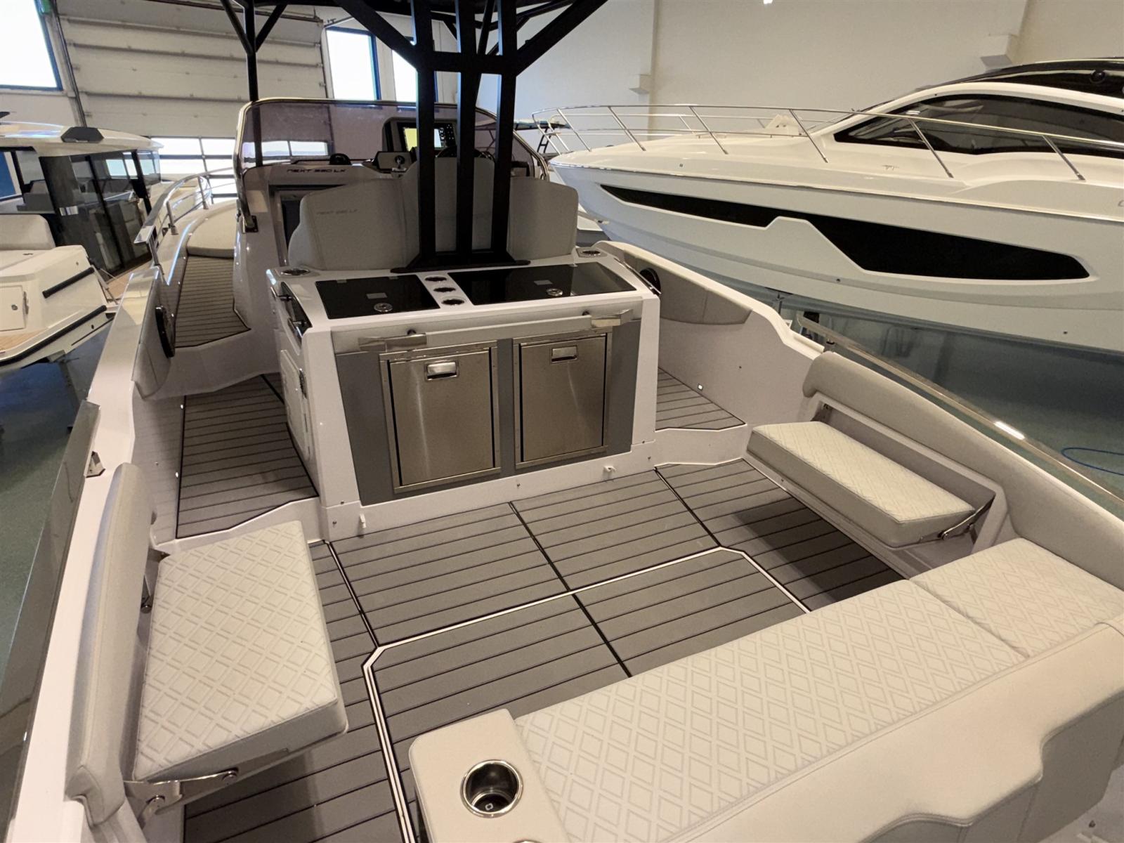 ranieri international Next 330 lx